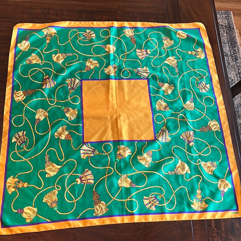 Emeraude scarf, 31”x31”, made in Italy, gold/emerald green. - Picture 2 of 4